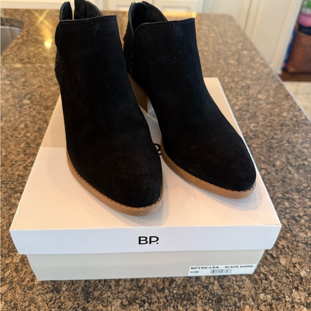 BP Nordstrom Black Suede Ankle Booties Like New Size 10